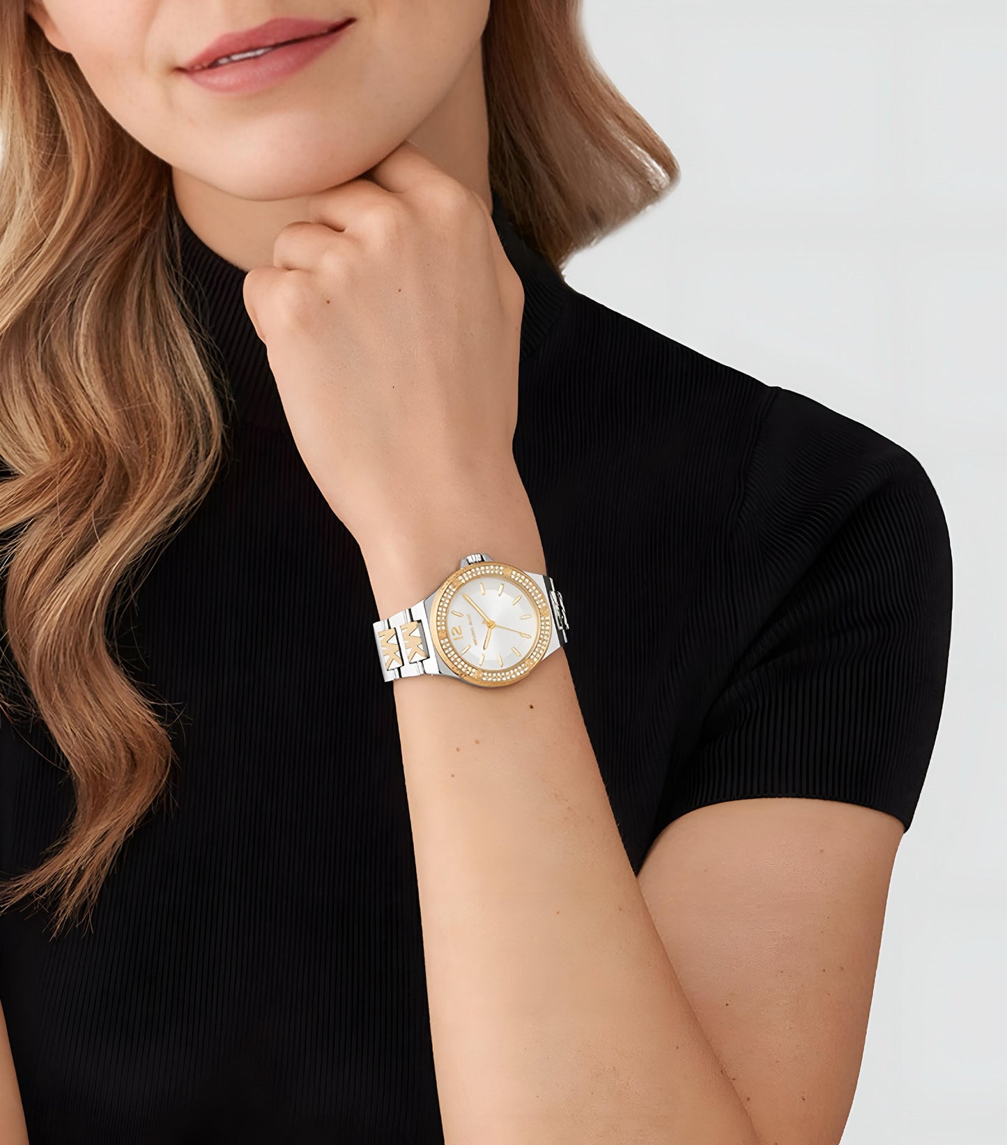*A perfect fusion of two-tone elegance & sparkling pave glamour.* 🌟